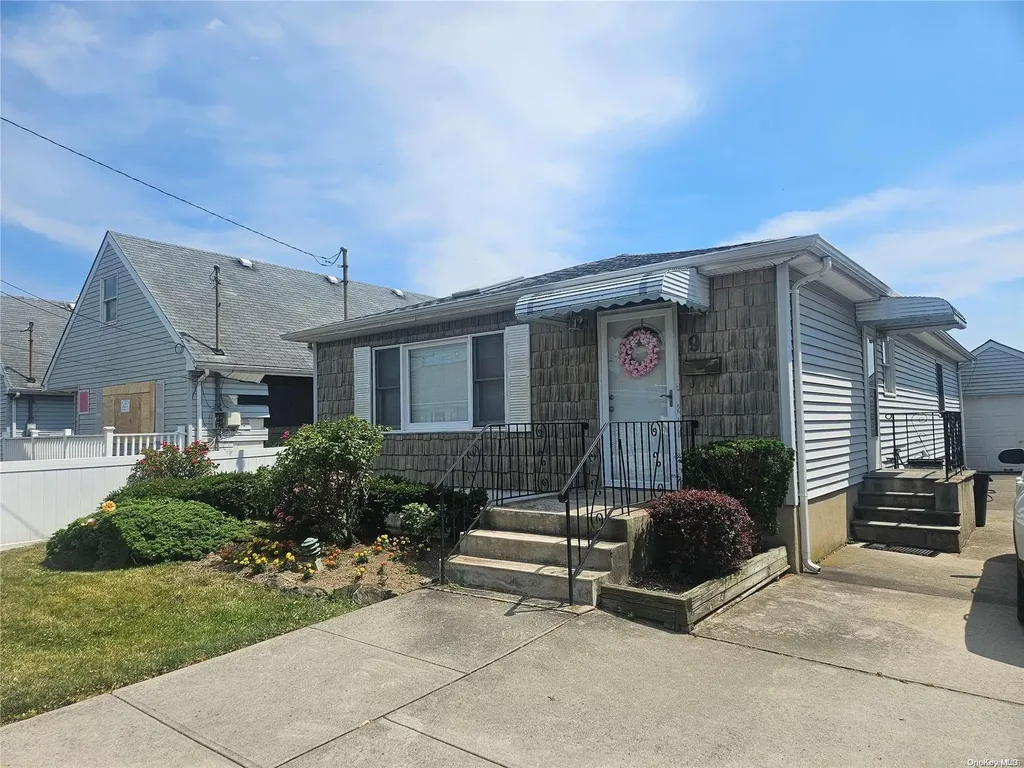 9 Bayview Avenue Lawrence NY 11559