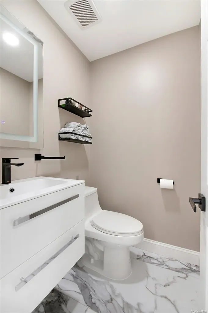 145 Pembrook Loop Staten Island NY 10309