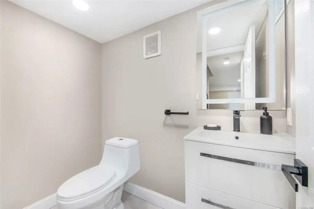 145 Pembrook Loop Staten Island NY 10309