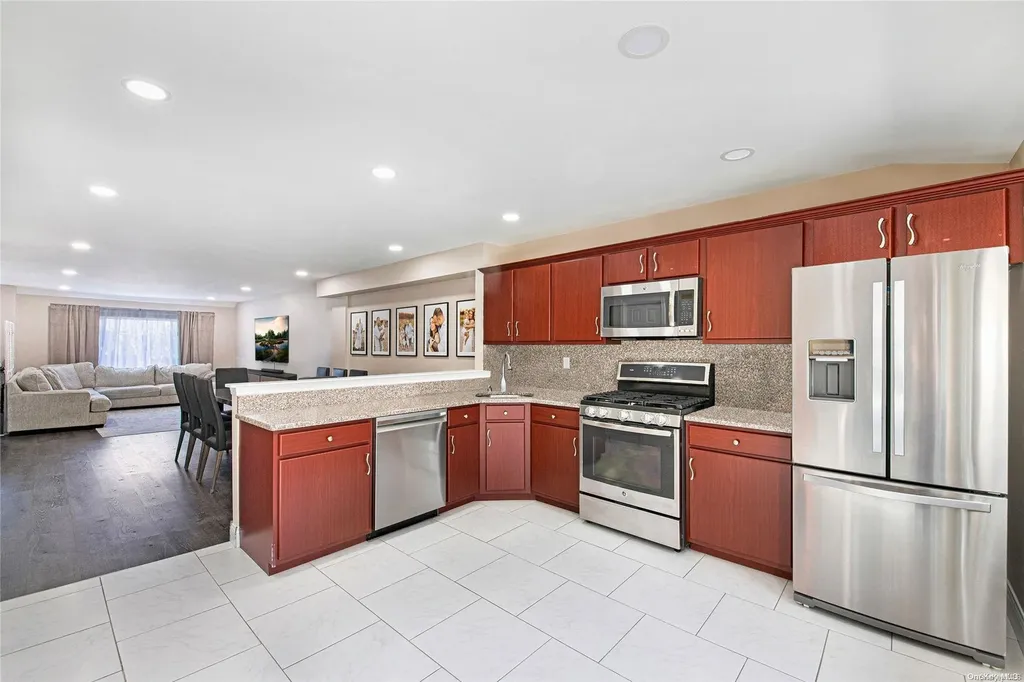 145 Pembrook Loop Staten Island NY 10309
