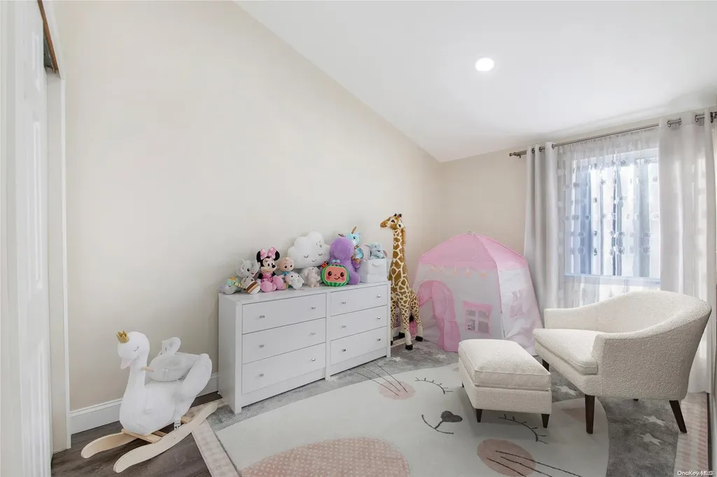 145 Pembrook Loop Staten Island NY 10309