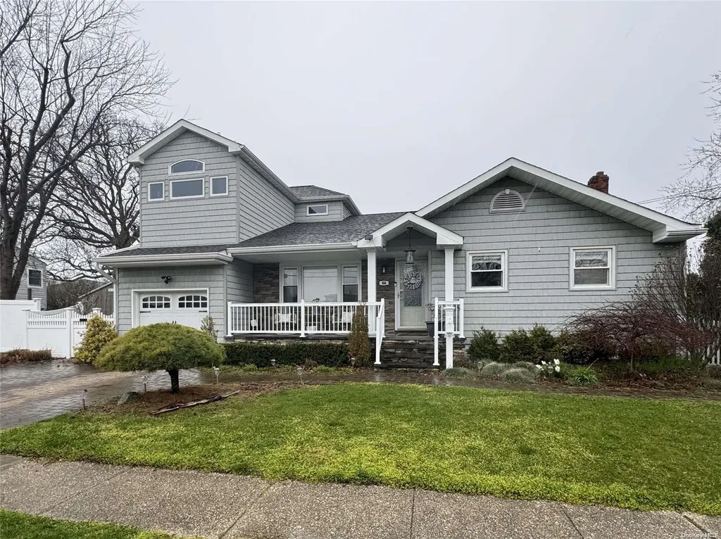 46 Prairie Lane Lindenhurst NY 11757