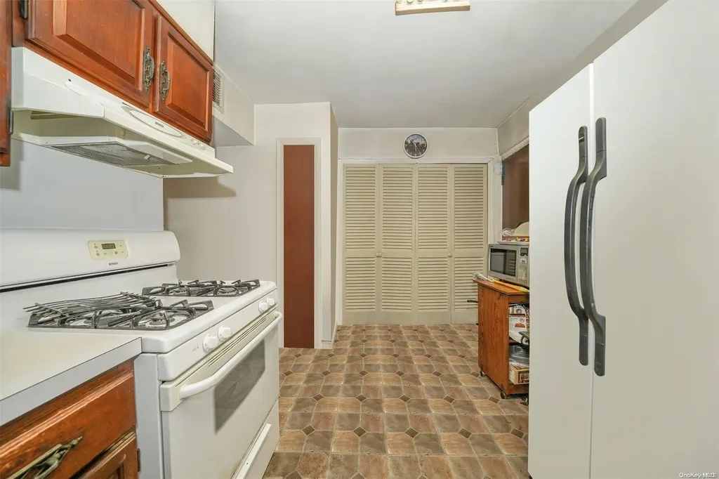 296 Park Place Brooklyn NY 11238