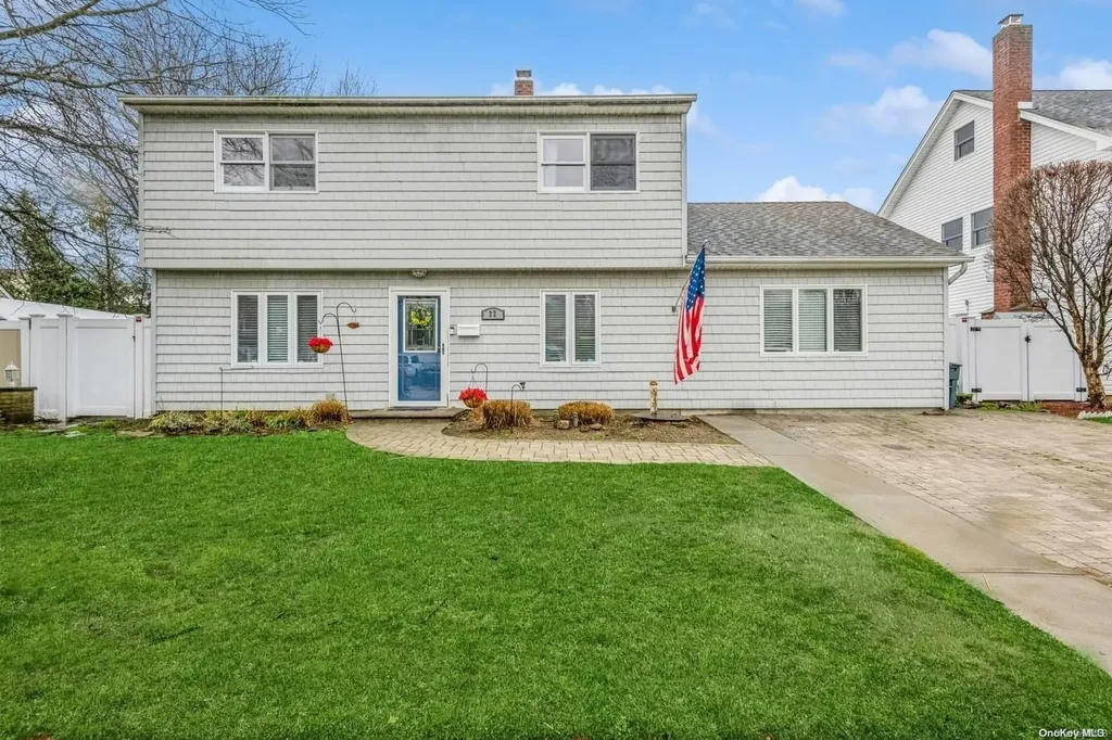 22 Slate Lane Levittown NY 11756