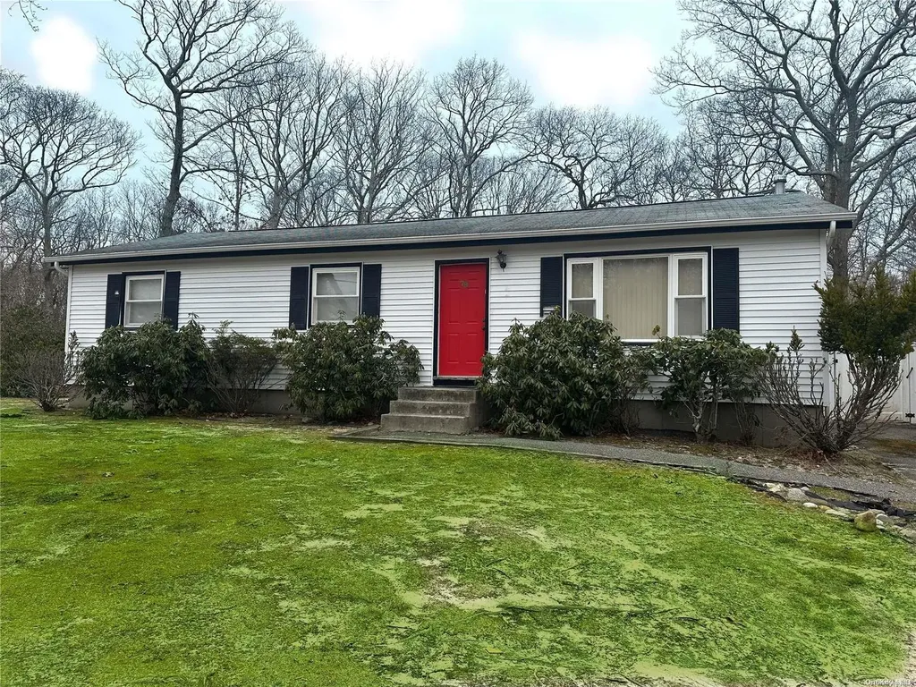 79 Barbara Lane Middle Island NY 11953