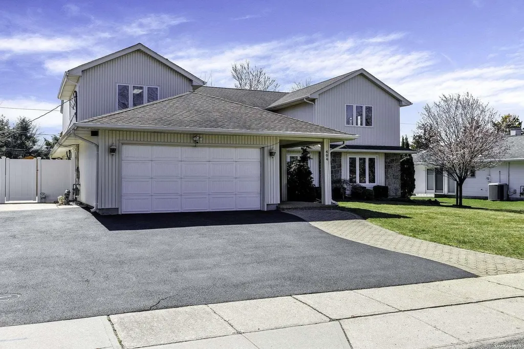 404 S Marginal Road Jericho NY 11753