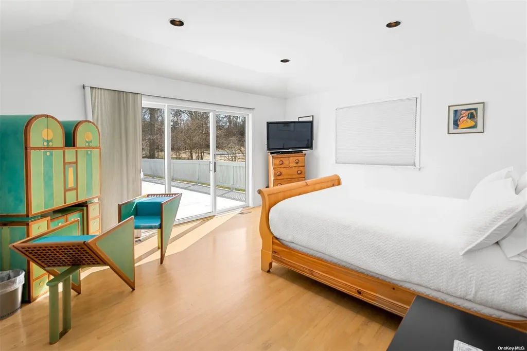 22 White Oak Lane Southampton NY 11968