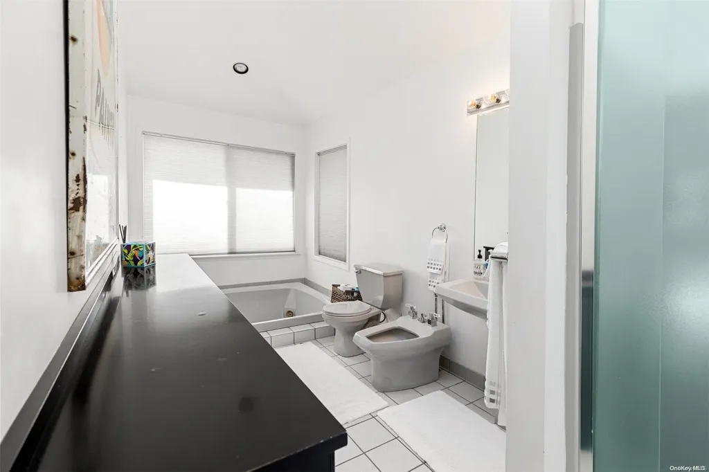 22 White Oak Lane Southampton NY 11968