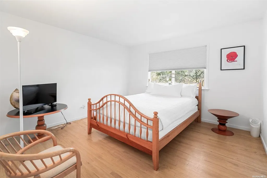 22 White Oak Lane Southampton NY 11968