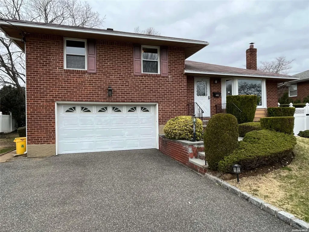 230 Jerome Street Syosset NY 11791