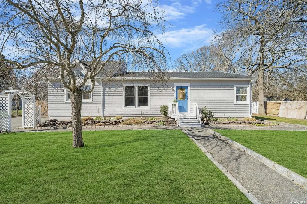 35 Arrowhead Drive Shirley NY 11967