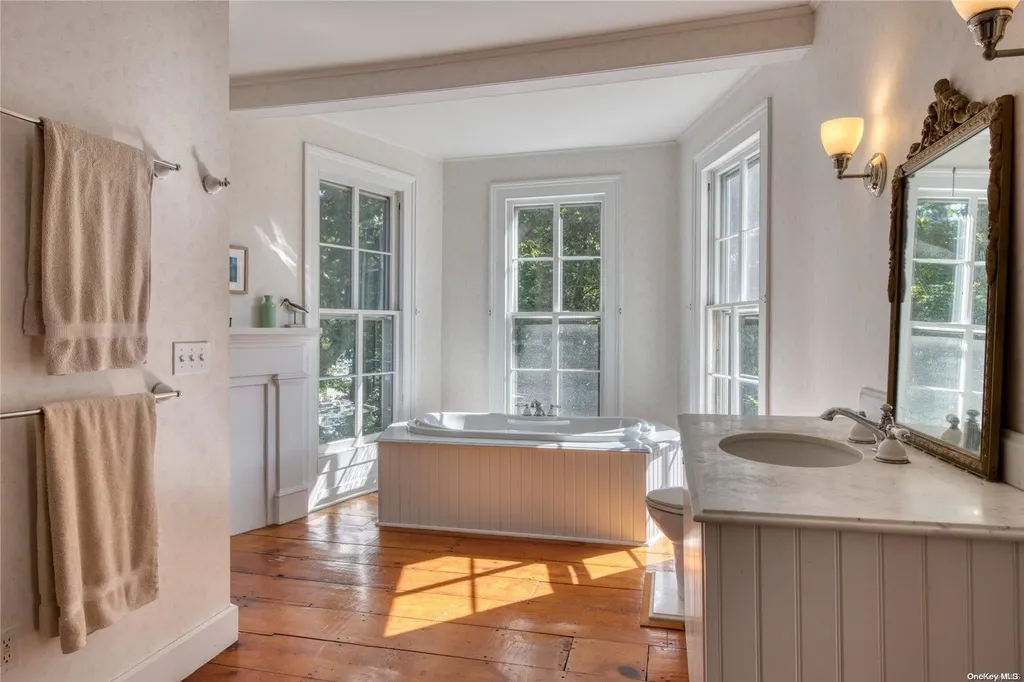 8355 Main Bayview Road Southold NY 11971