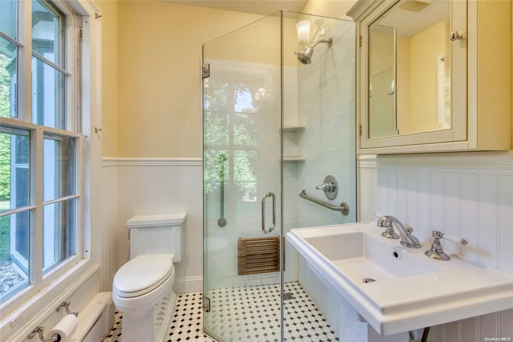 8355 Main Bayview Road Southold NY 11971