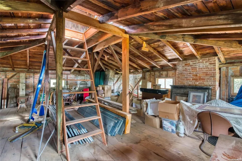 8355 Main Bayview Road Southold NY 11971