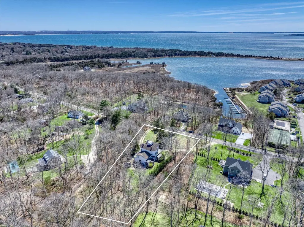 8355 Main Bayview Road Southold NY 11971