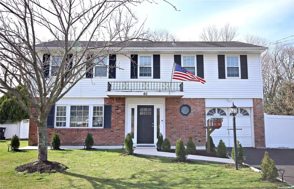 40 Columbine Avenue Islip NY 11751