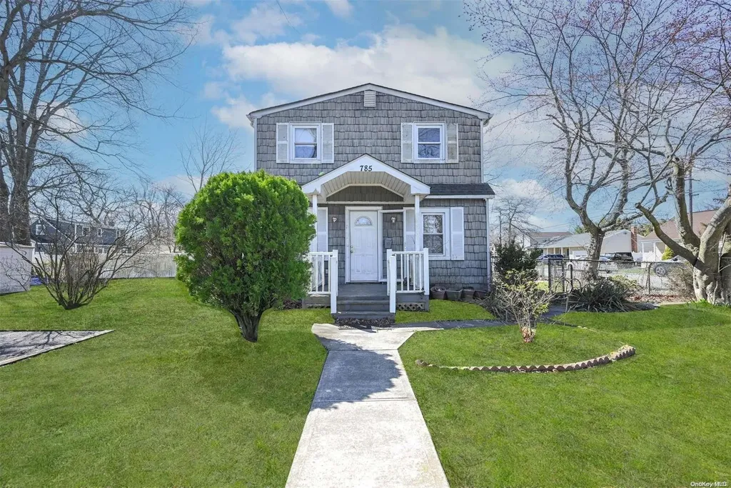 785 Hawkins Boulevard Copiague NY 11726