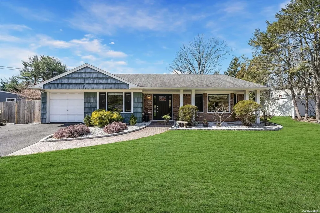 312 Terry Road Smithtown NY 11787