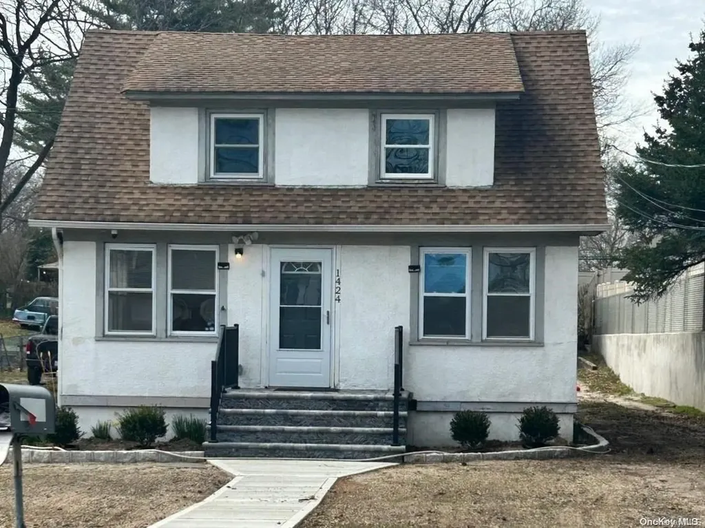 1424 5th Avenue Bay Shore NY 11706