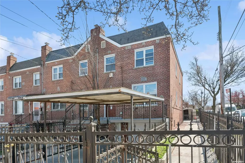 1074 Adee Avenue Bronx NY 10469