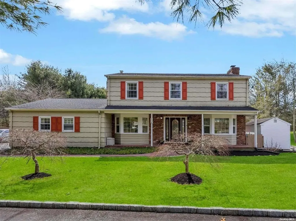 378 Smith Road Ronkonkoma NY 11779