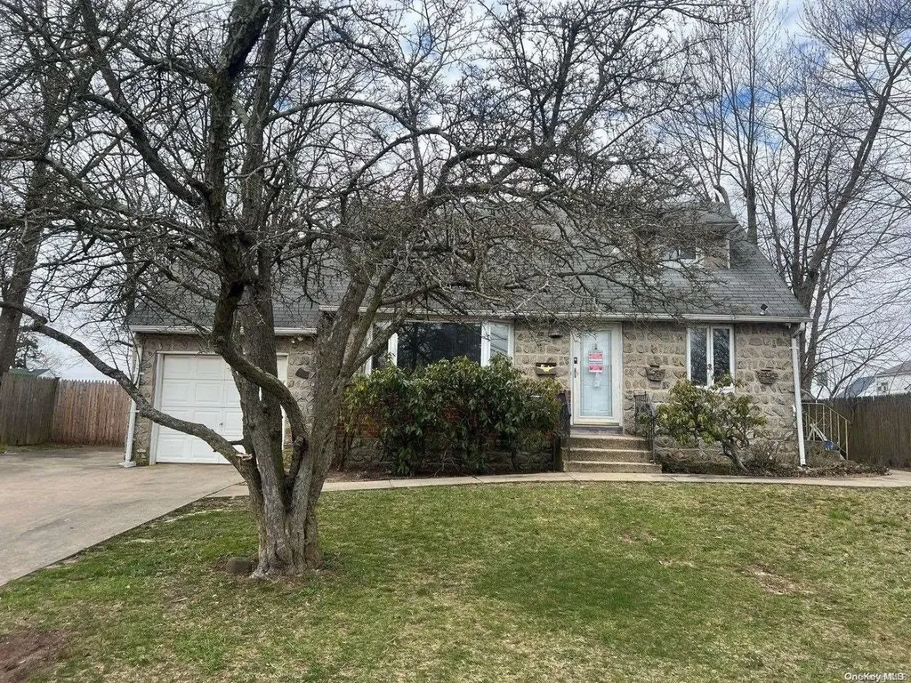 1400 E 3rd Avenue Bay Shore NY 11706