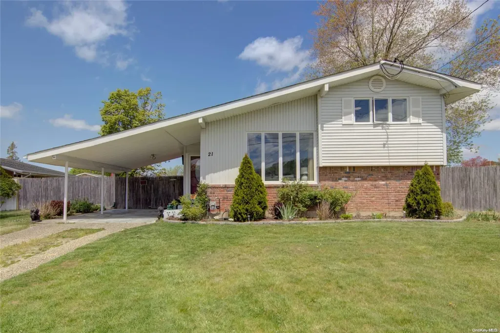 21 Days Avenue Selden NY 11784