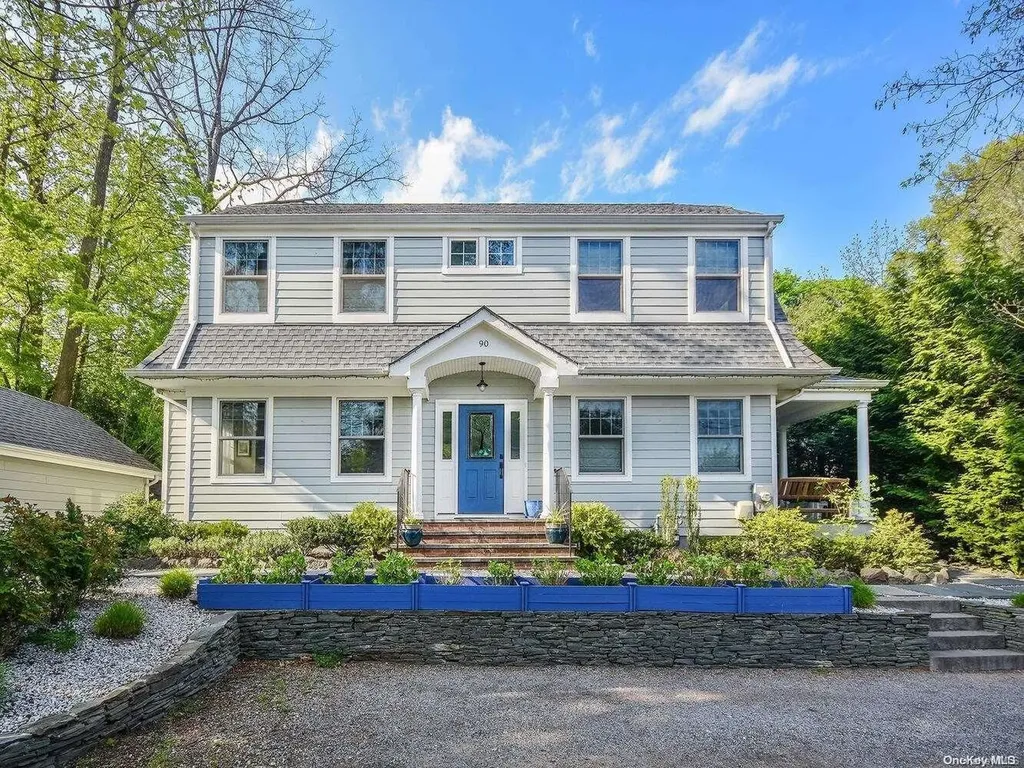90 17th Avenue Sea Cliff NY 11579