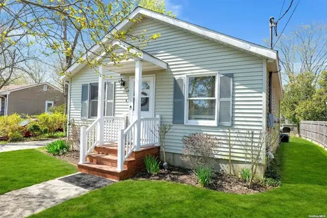 411 2nd Street Greenport NY 11944