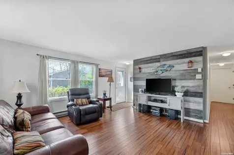 411 2nd Street Greenport NY 11944