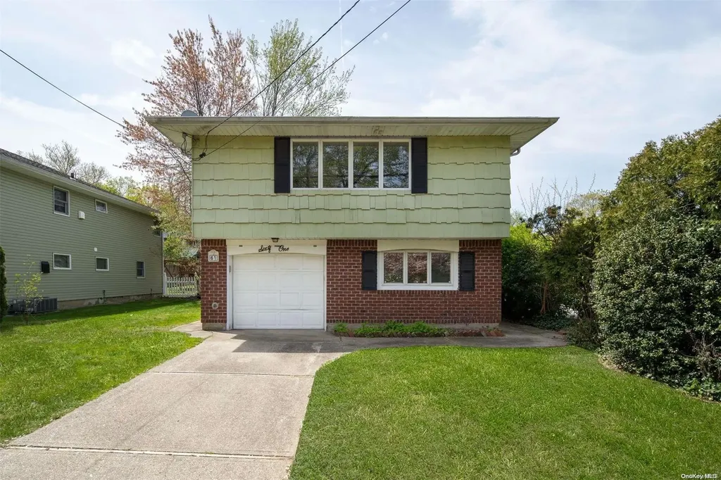 61 Spring Road Huntington NY 11743