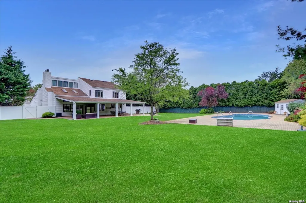18 Jesse Way Mount Sinai NY 11766