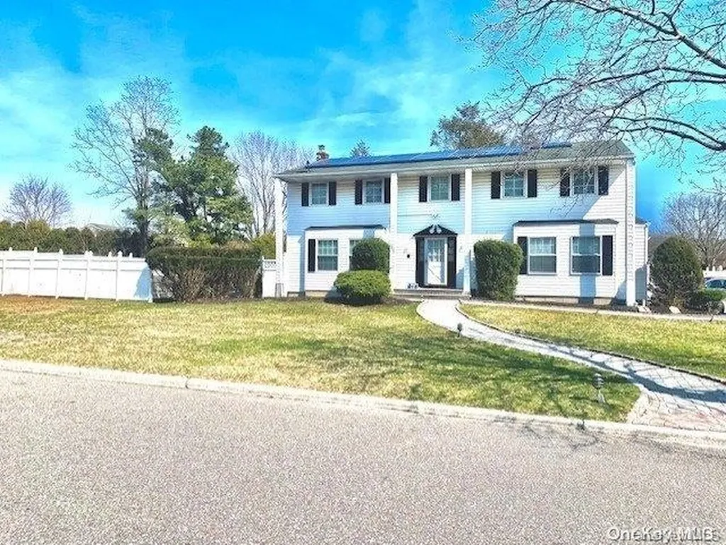 23 Ridge Road Coram NY 11727