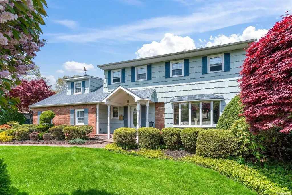 26 Pashen Place Dix Hills NY 11746