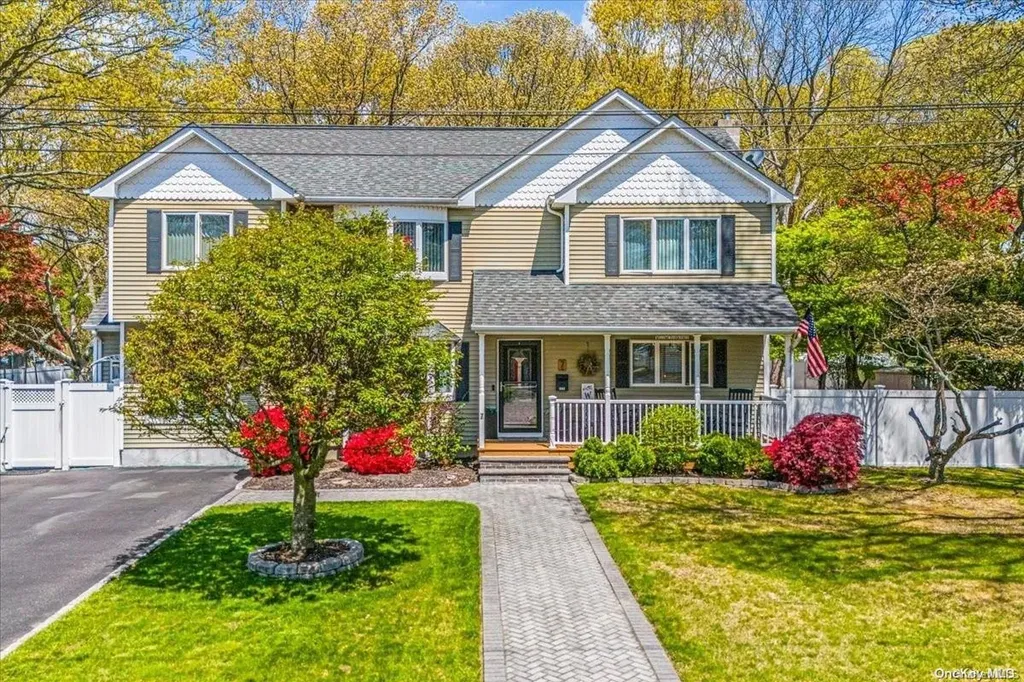 7 Runyon Street Bay Shore NY 11706