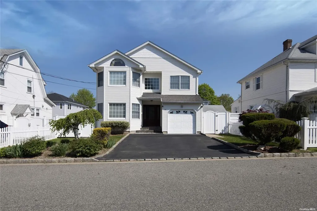 36 Whitney Avenue Syosset NY 11791