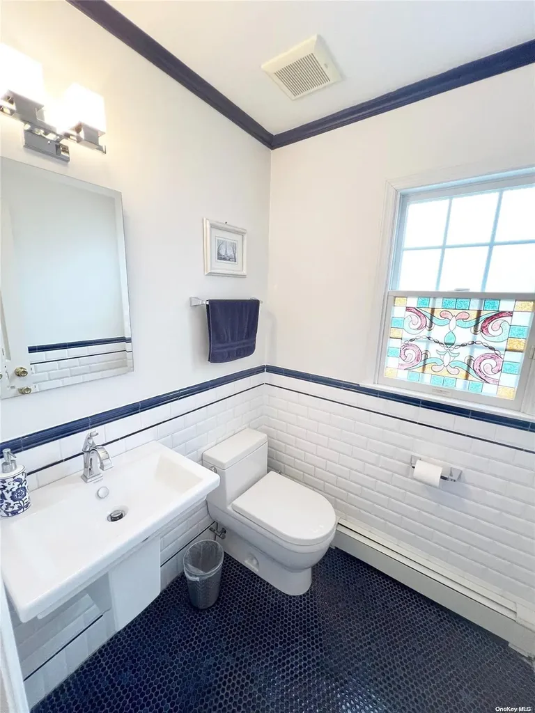 36 Whitney Avenue Syosset NY 11791