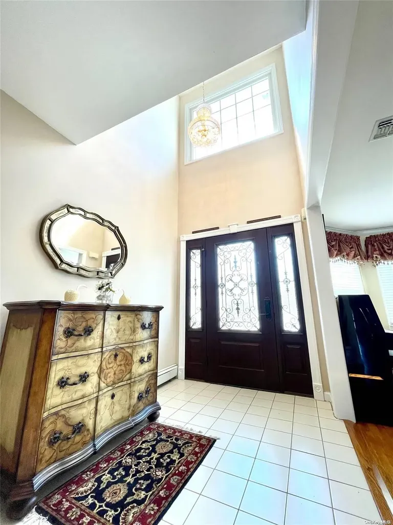 36 Whitney Avenue Syosset NY 11791