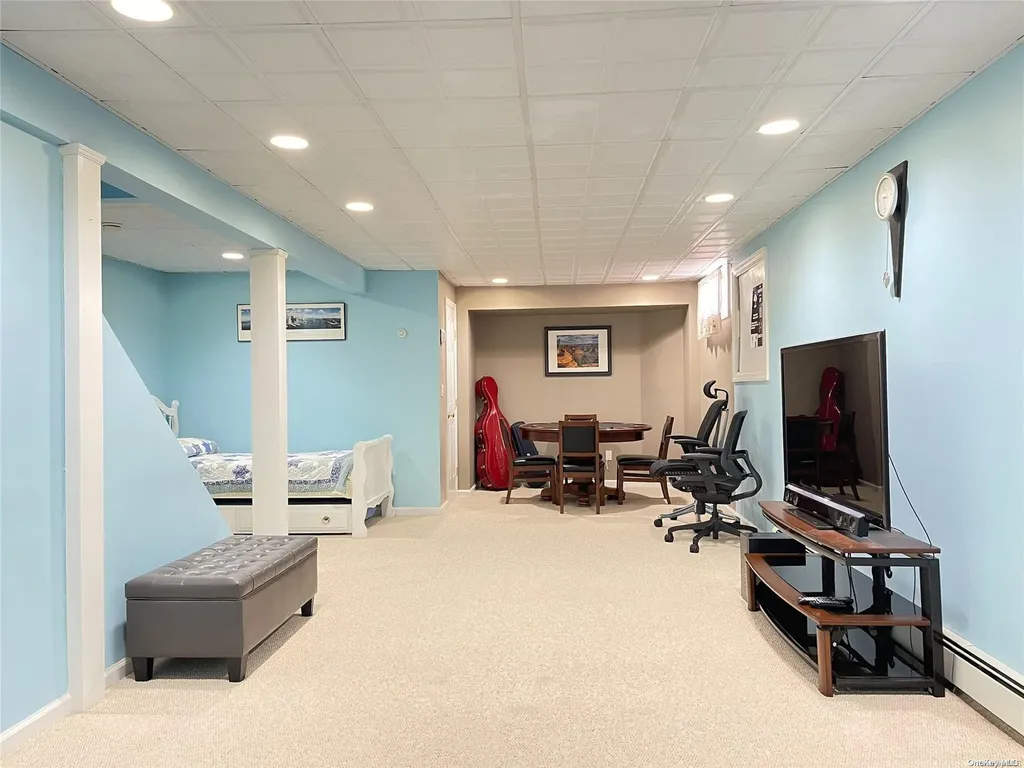 36 Whitney Avenue Syosset NY 11791