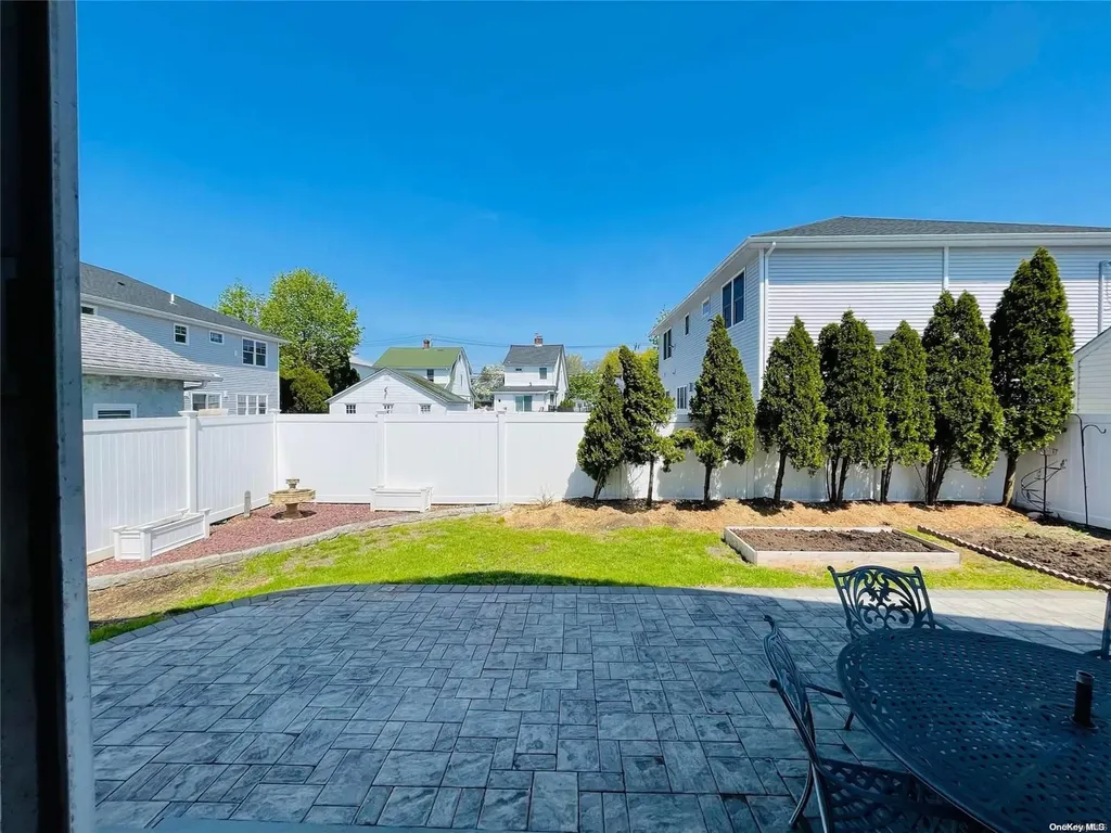 36 Whitney Avenue Syosset NY 11791