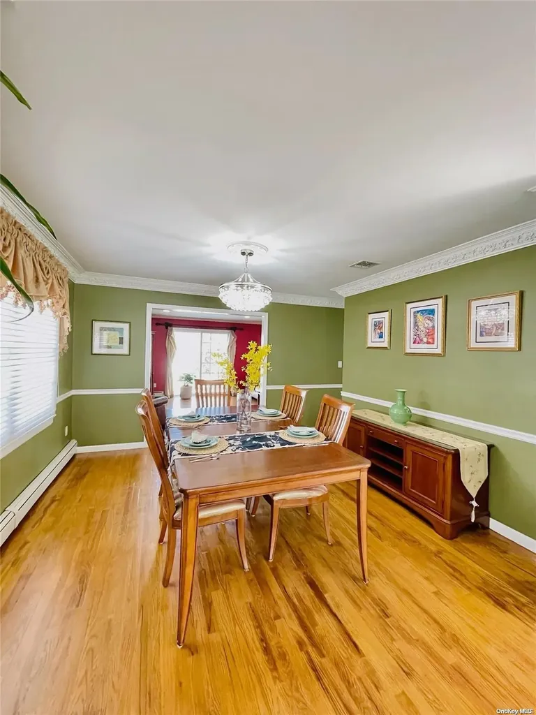 36 Whitney Avenue Syosset NY 11791