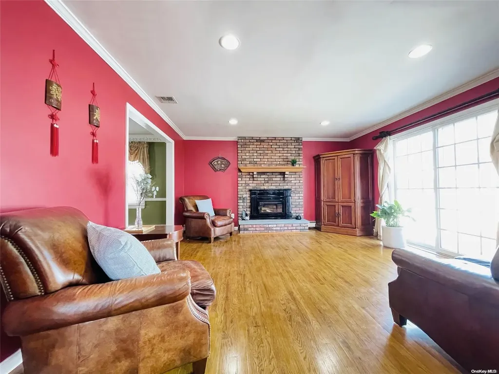 36 Whitney Avenue Syosset NY 11791