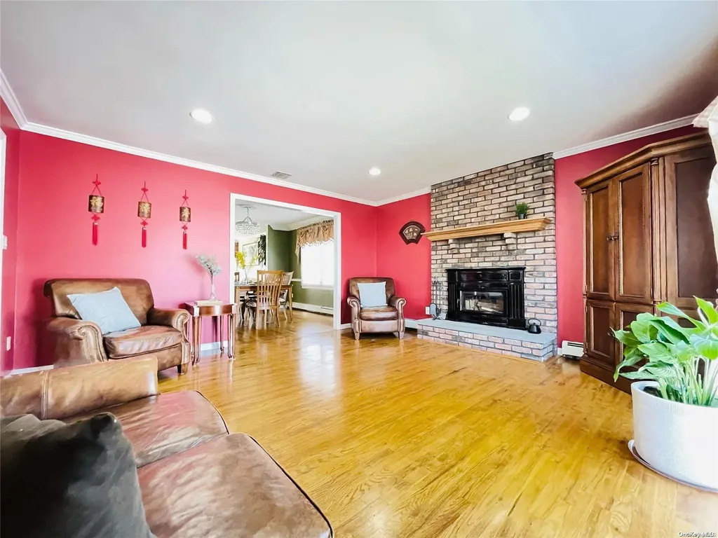 36 Whitney Avenue Syosset NY 11791
