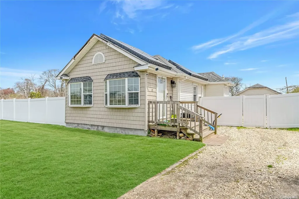 17 Magnolia Drive Mastic Beach NY 11951
