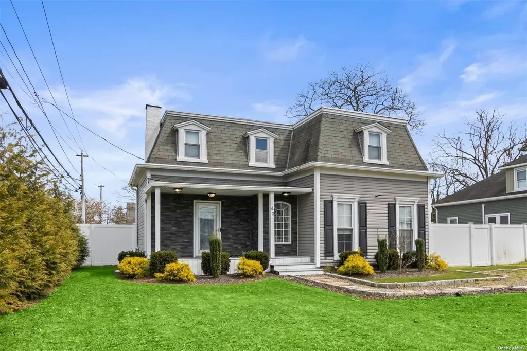 43 Watson Place Islip NY 11751