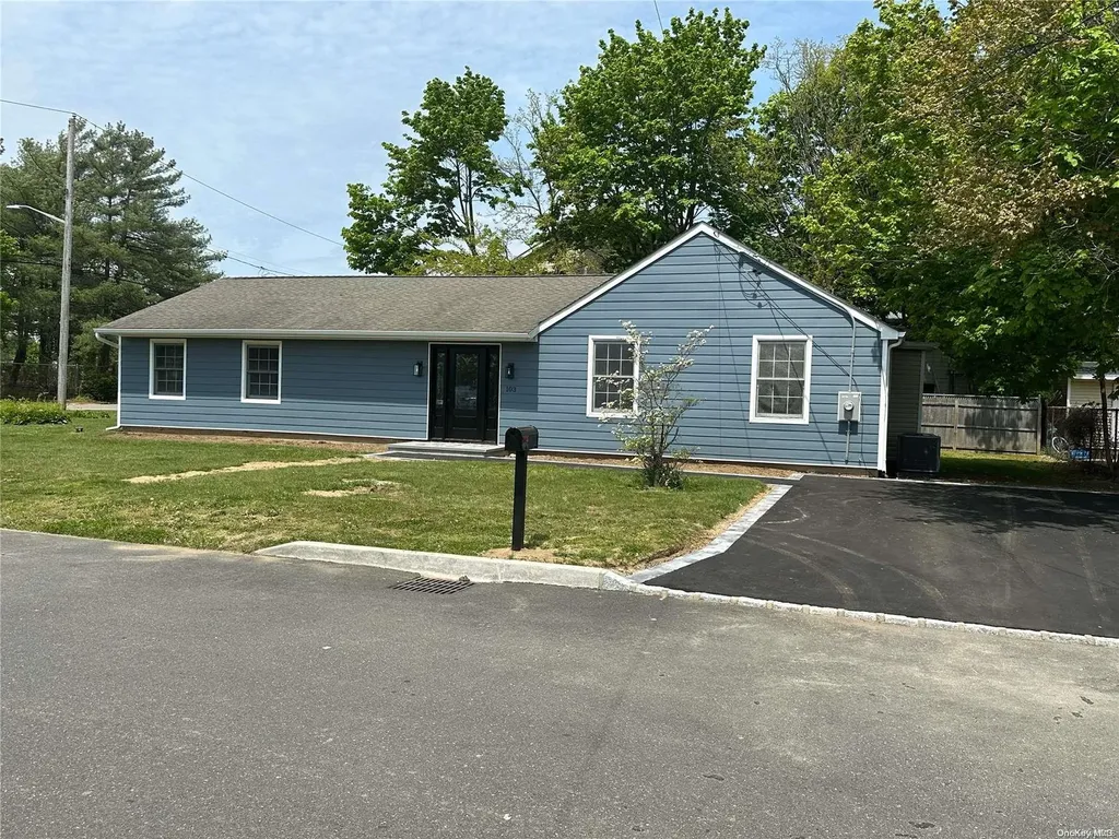 103 43rd Street Copiague NY 11726