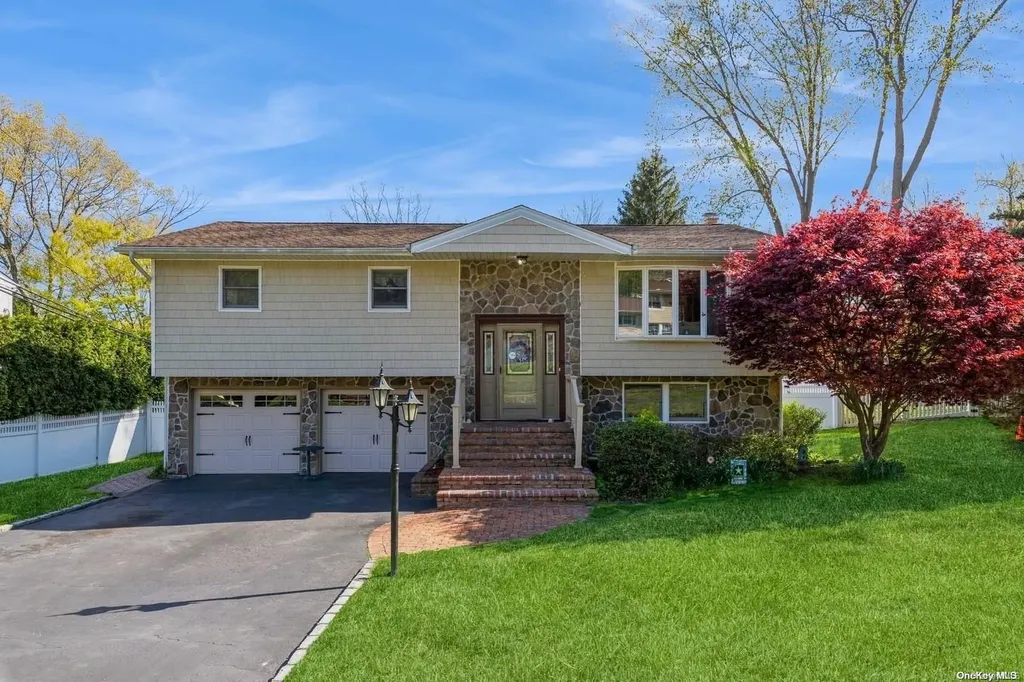 12 Dana Lane Smithtown NY 11787