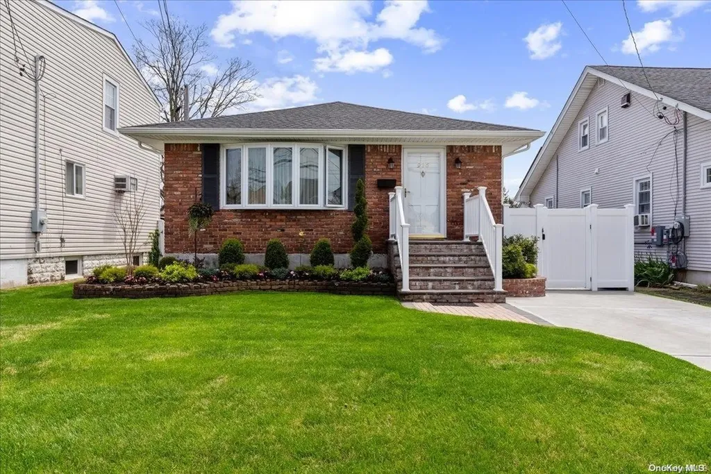 926 Pacific Street Baldwin NY 11510