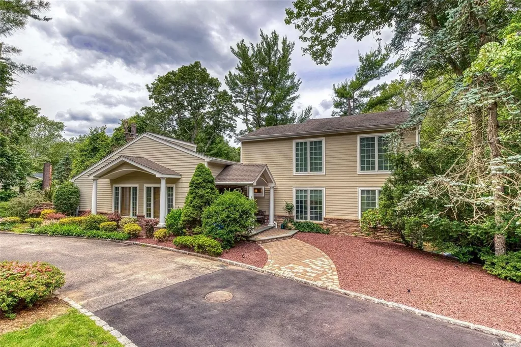 8 Hemingway Drive Dix Hills NY 11746