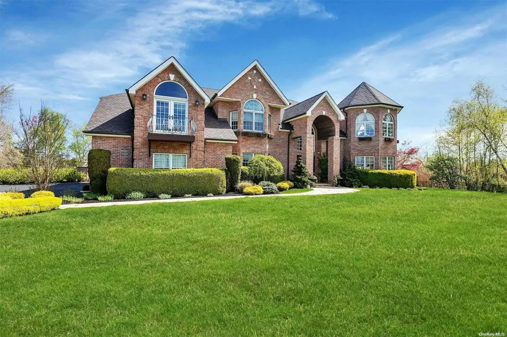 409 Shore Drive Oakdale NY 11769